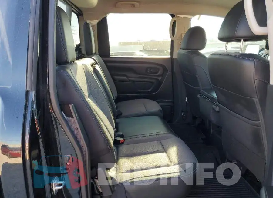 1N6AA1EE0MN500774 Photo# 10