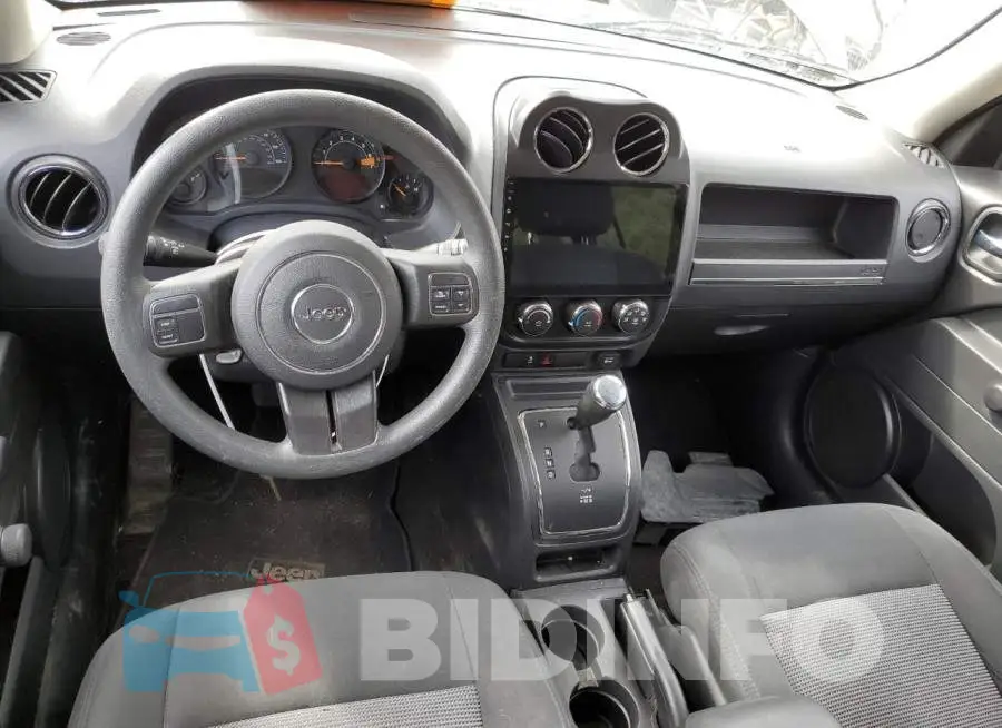 1C4NJPBAXGD575310 Photo# 8