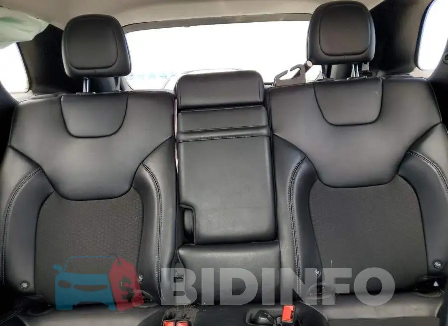 1C4PJMLB2KD201376 Photo# 10