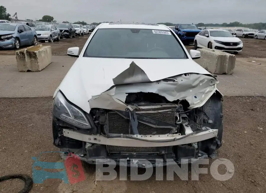 WDDHF8JB3FB104730 Photo# 5
