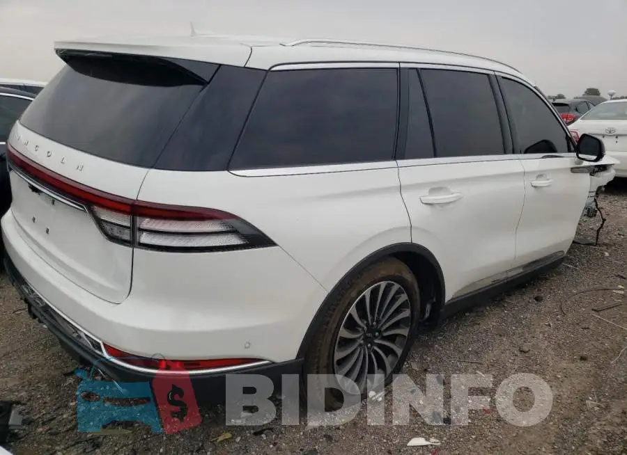 5LM5J7XC0LGL12867 Photo# 3
