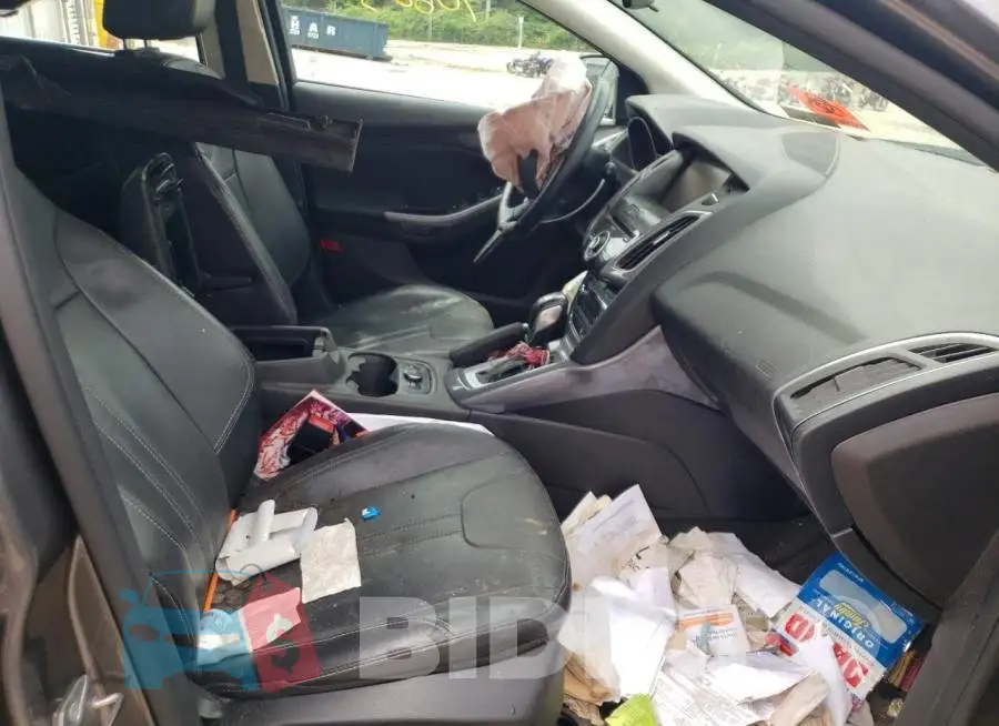 1FADP3N28EL462973 Photo# 5