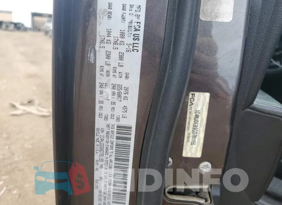 1C4NJDEB9GD781155 Photo# 13