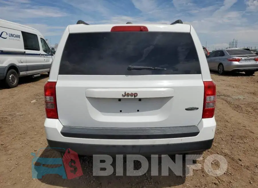 1C4NJPFB8FD203725 Photo# 6