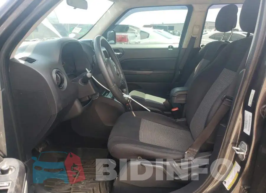1C4NJPFB9ED737685 Photo# 7
