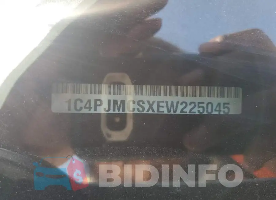 1C4PJMCSXEW225045 Photo# 12