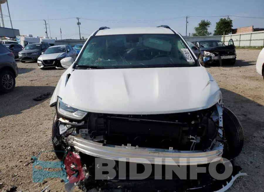 2C4RC1BGXNR115247 Photo# 5