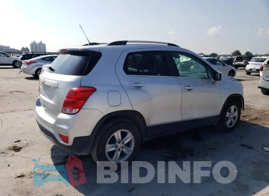KL7CJLSB2JB635251 Photo# 3