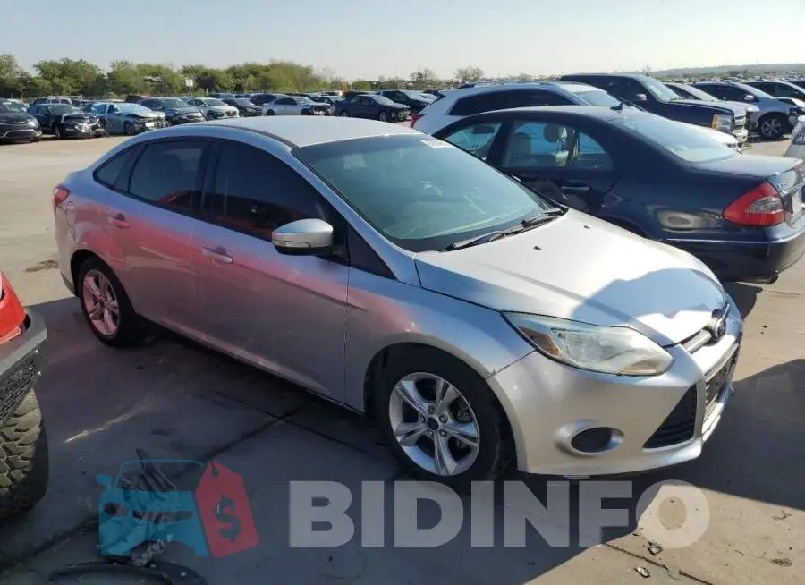1FADP3F29EL440124 Photo# 4