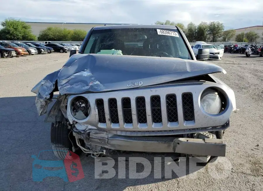 1C4NJPFB9GD648413 Photo# 5