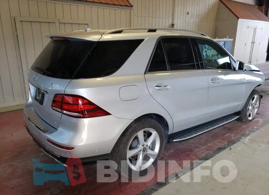 4JGDA5HB1JB183072 Photo# 3