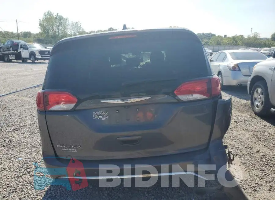 2C4RC1EG4HR652812 Photo# 6