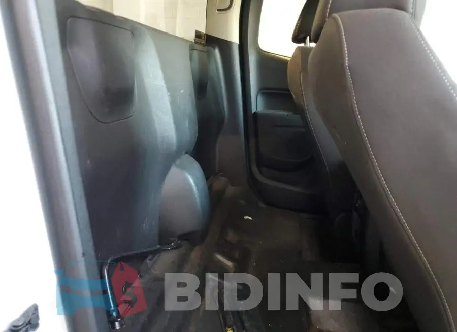 1GCHSCEA9M1255584 Photo# 10