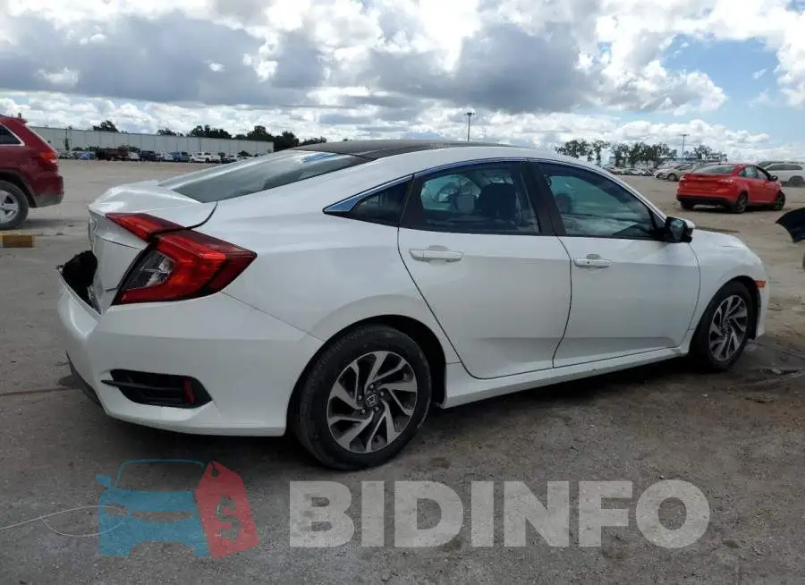 19XFC2F80GE073381 Photo# 3