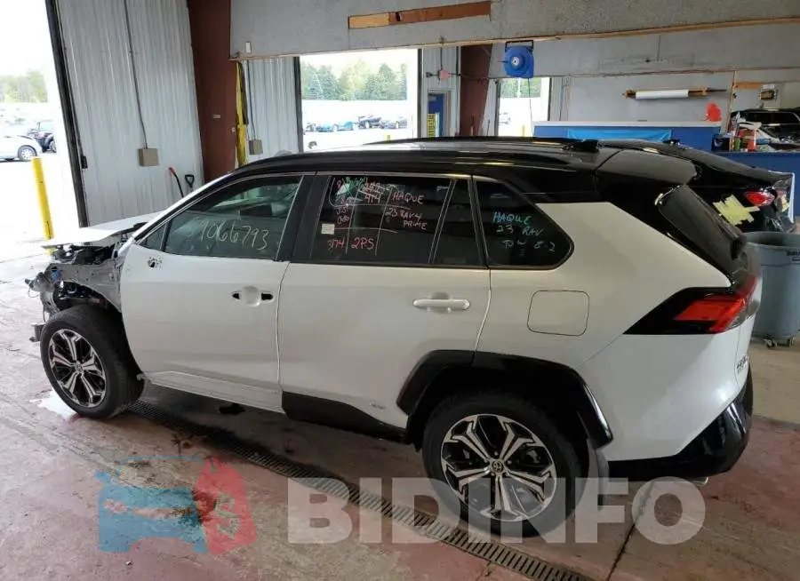 JTMEB3FV8PD123312 Photo# 2