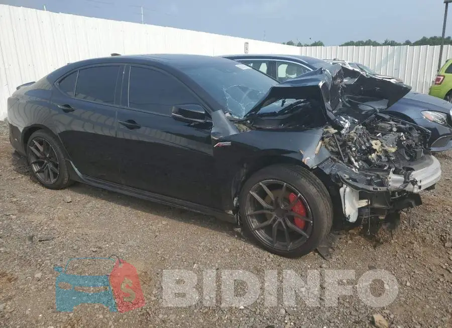19UUB3F69JA005672 Photo# 4