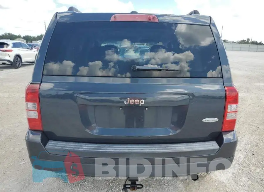1C4NJPFB8ED912962 Photo# 6
