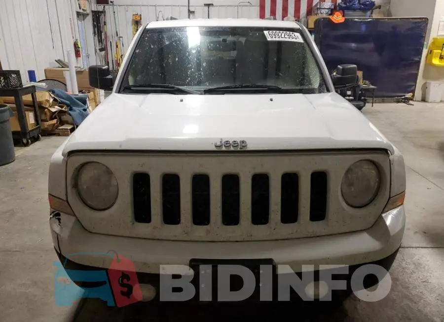 1C4NJRFB9ED809643 Photo# 5