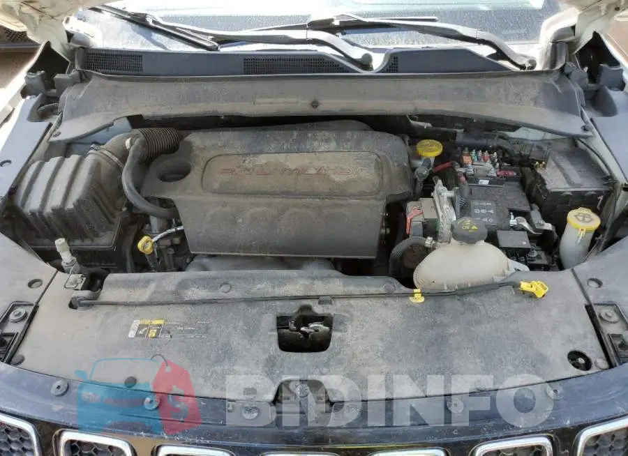 3C4NJDCB1HT645858 Photo# 11