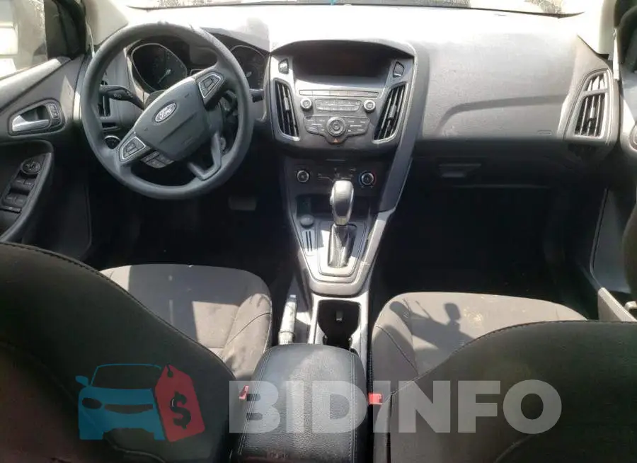 1FADP3F22JL206143 Photo# 8