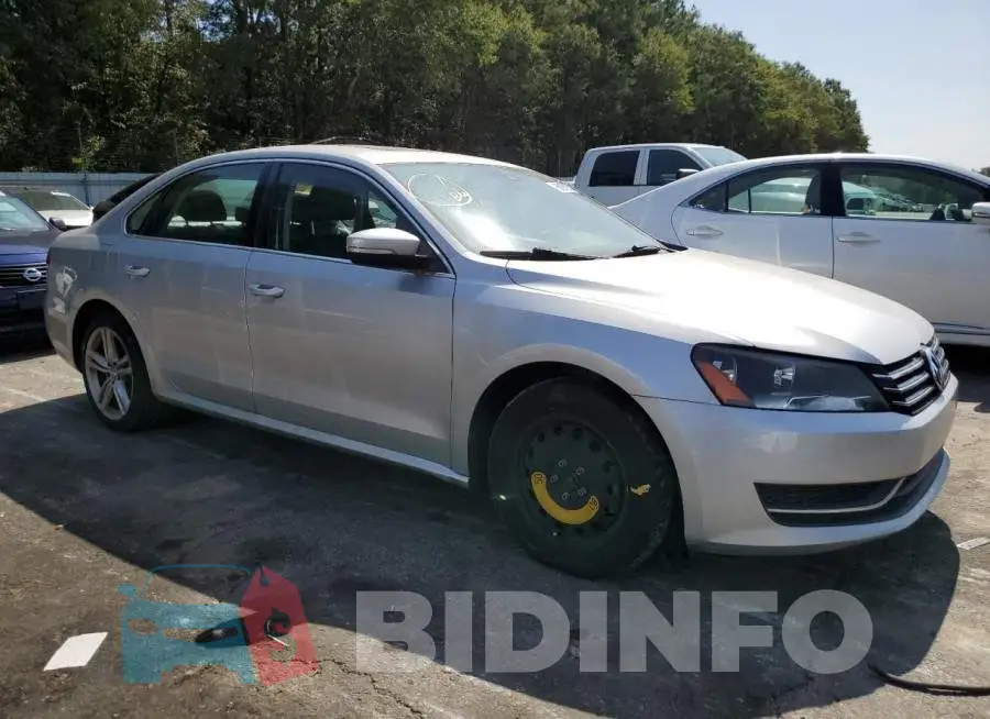 1VWBS7A34EC110881 Photo# 4