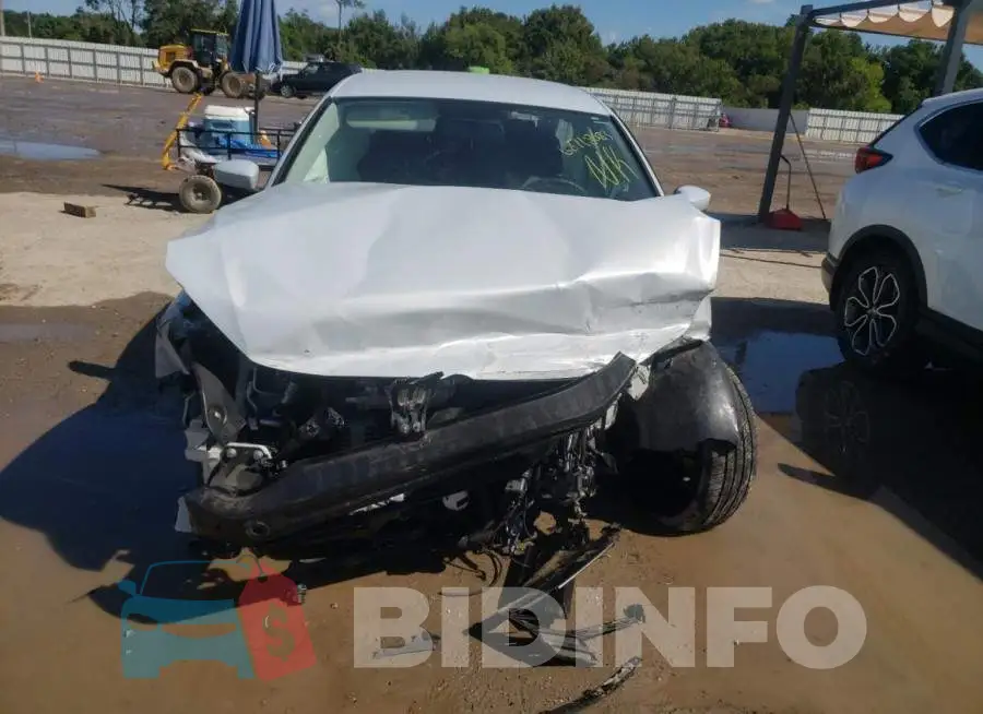 3VW2B7AJ8HM369018 Photo# 5