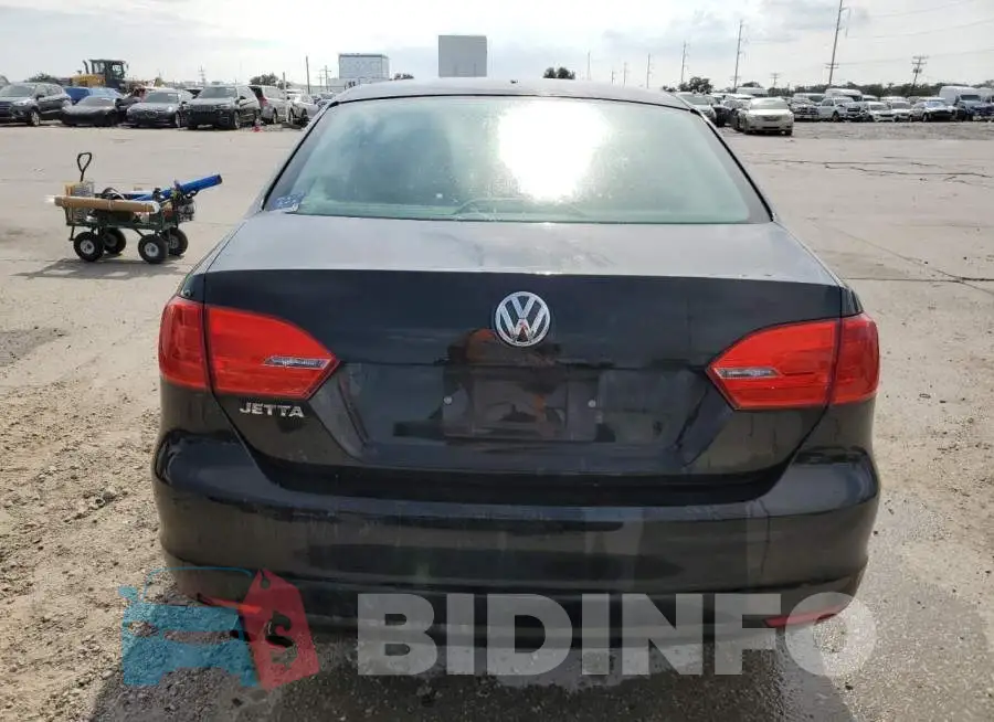 3VW2K7AJ9EM385689 Photo# 6