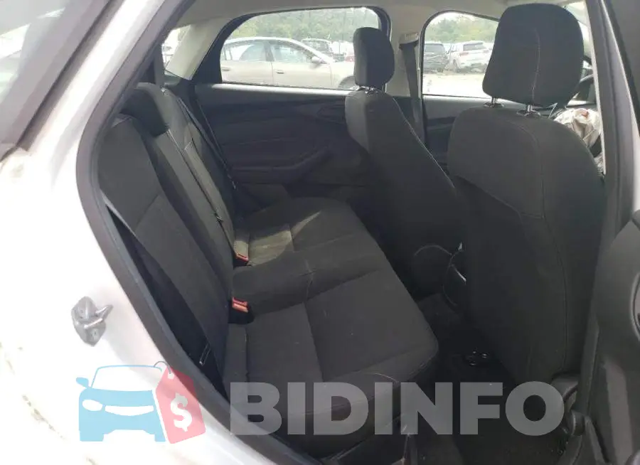 1FADP3E2XJL208093 Photo# 10