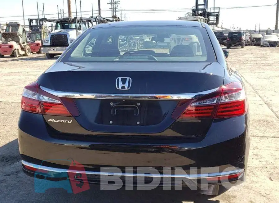 1HGCR2F47HA216458 Photo# 6