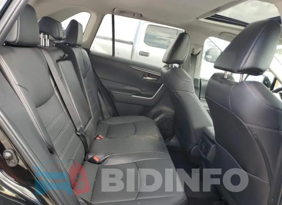 2T3A1RFV8PW356114 Photo# 10