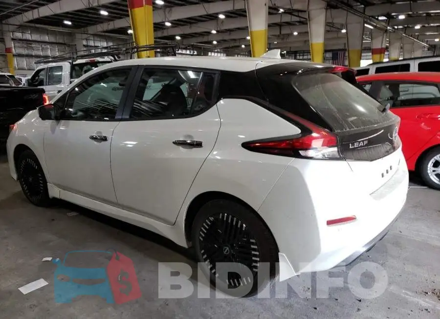 1N4CZ1CV5PC552933 Photo# 2