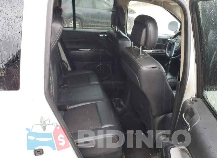 1C4NJDEB1ED673755 Photo# 10
