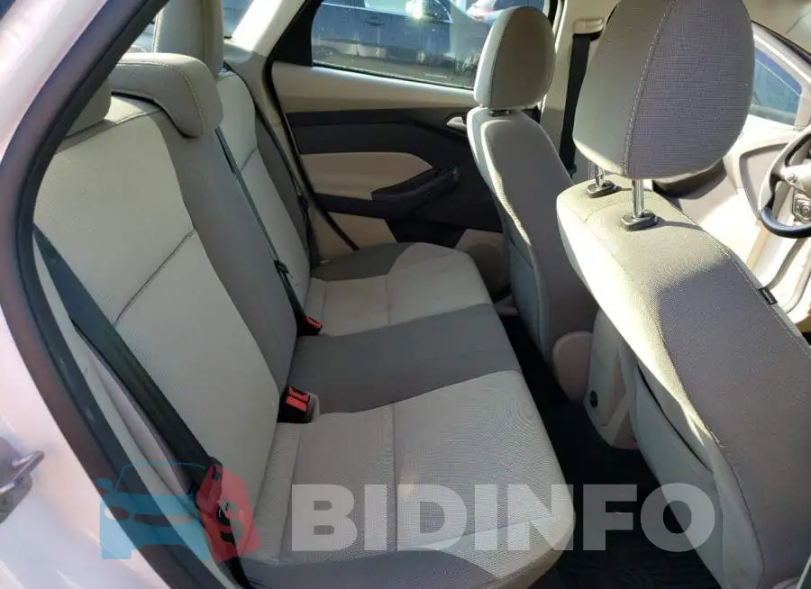1FADP3F24EL133282 Photo# 10