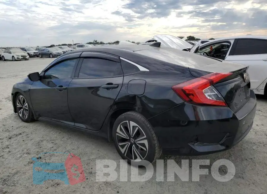 19XFC1F30HE212120 Photo# 2