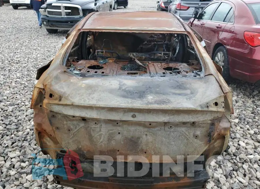 19XFC2F67KE027294 Photo# 6