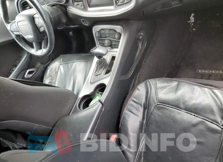 2C3CDZAG8FH811572 Photo# 8
