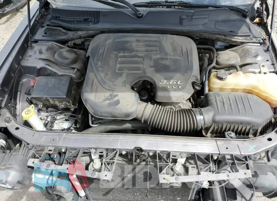 2C3CDZAG8FH811572 Photo# 11