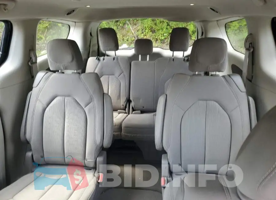 2C4RC1DG8KR608885 Photo# 10