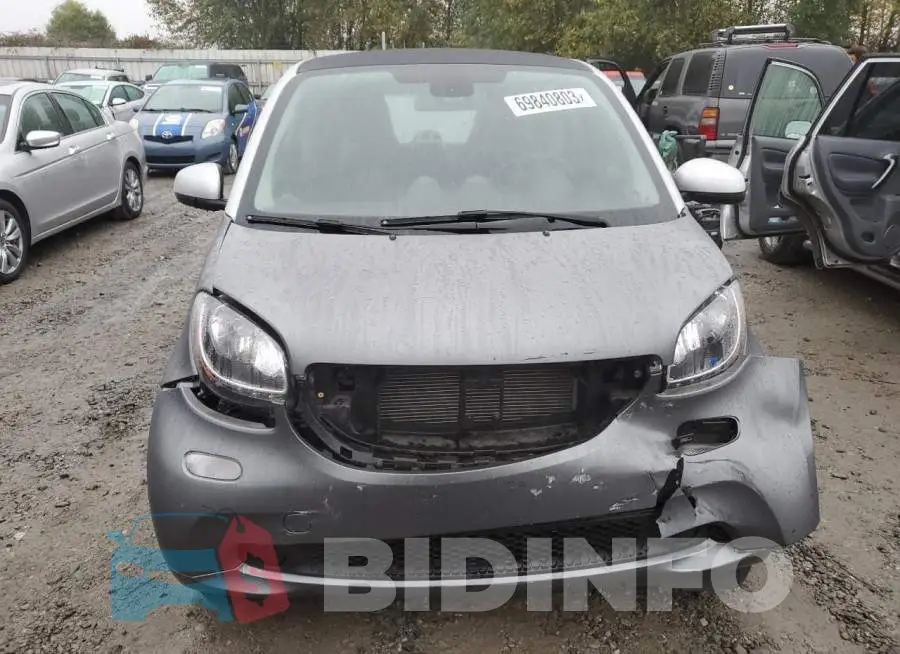 WMEFJ9BA7JK317380 Photo# 5