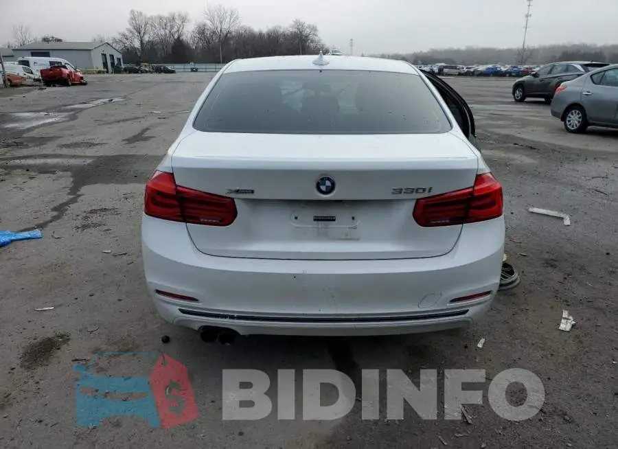 WBA8D9G55JNU71687 Photo# 6