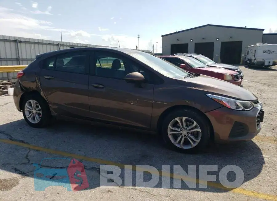3G1BC6SM8KS569945 Photo# 4