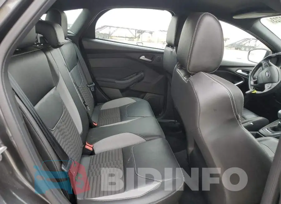 1FADP3L94GL380502 Photo# 10