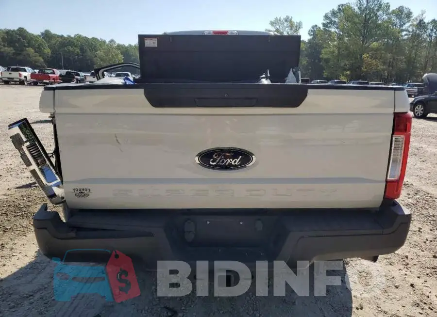 1FT7W2B68JEB02886 Photo# 6