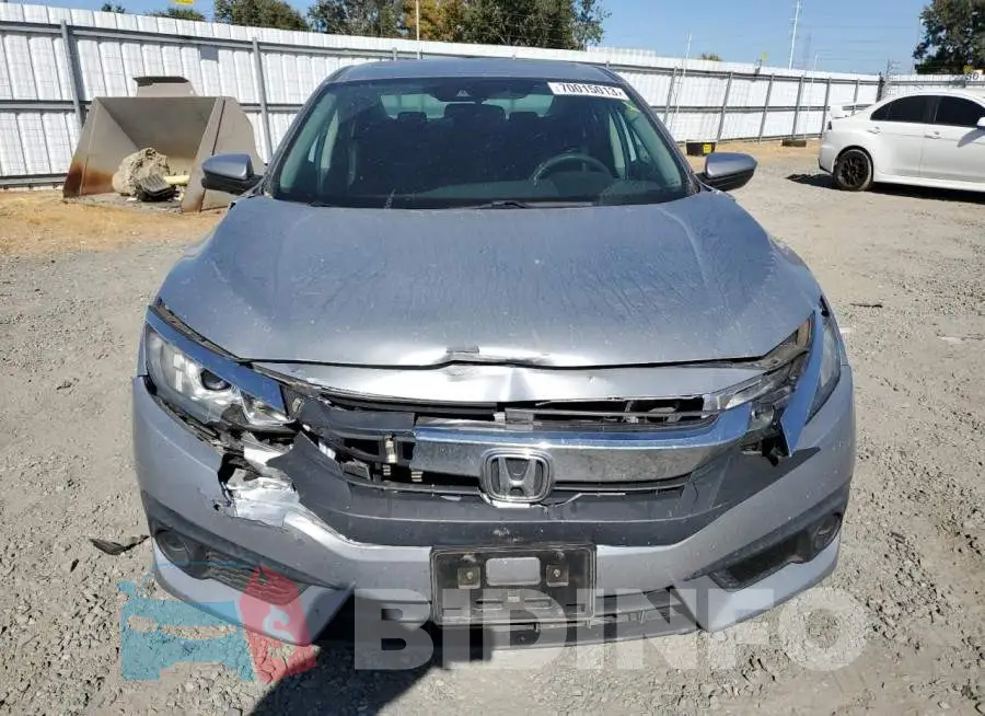 19XFC2F83HE208418 Photo# 5