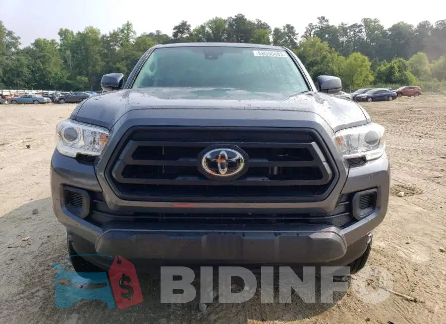 3TYAX5GN8MT025735 Photo# 5