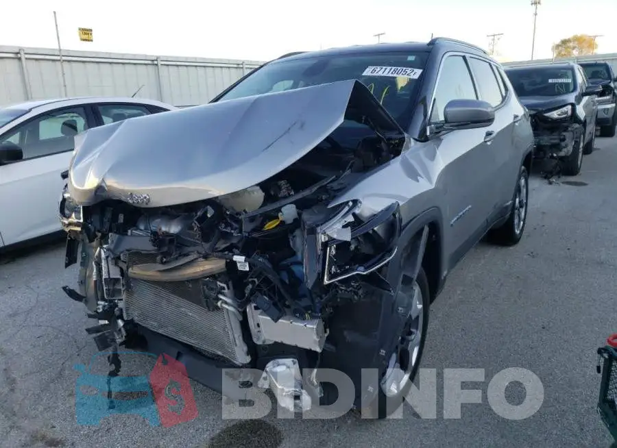 3C4NJDCB1LT138841 Photo# 2