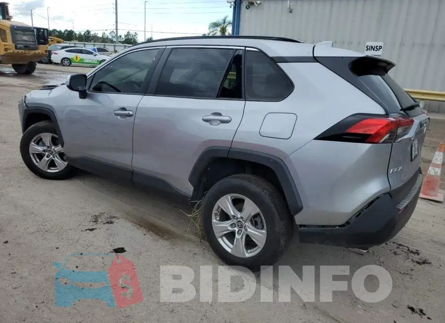 JTMW1RFV4MD061798 Photo# 2