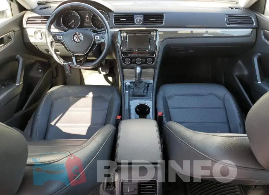 1VWBS7A36GC062240 Photo# 8