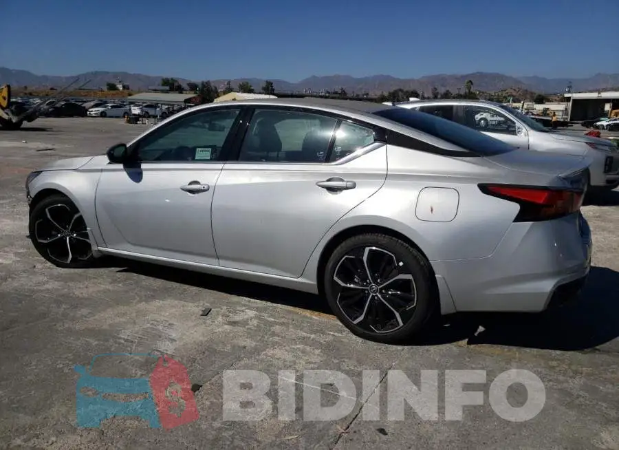 1N4BL4CV5PN322814 Photo# 2