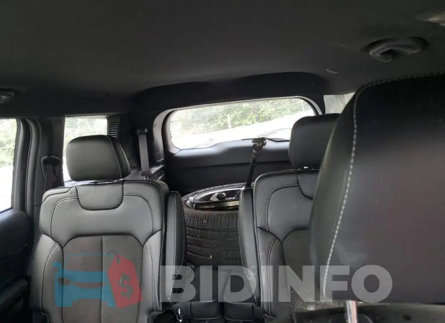 1C4RJKAG6N8563106 Photo# 10